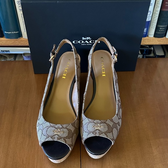 Coach Chestnut Signature Heels 9.5 - Picture 2 of 8